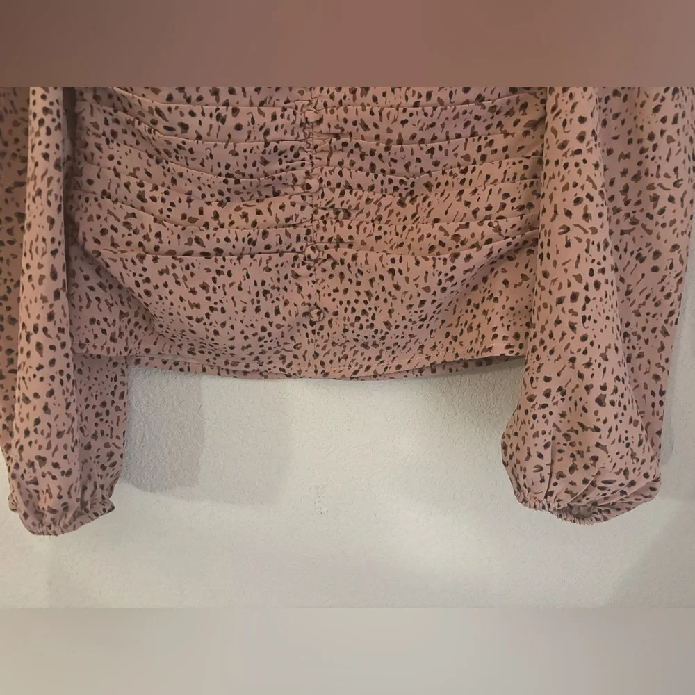 NWOT Astr The Label Cinch Front Puff Sleeve Cheetah Animal Print Blouse XS